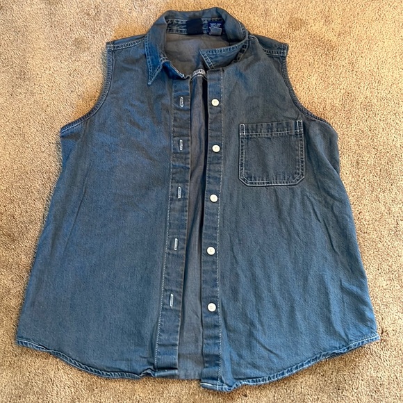 Gap jean vest - Picture 1 of 2